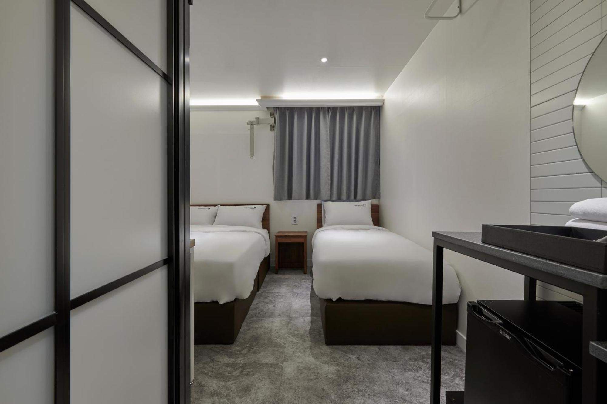 Eight Rest Hostel Myeongdong Seoul Eksteriør bilde